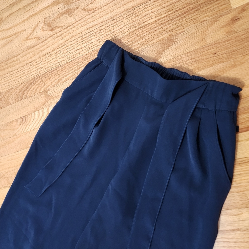 Lululemon Noir Navy Tie-Waist Wide-Leg - Picture 3 of 11